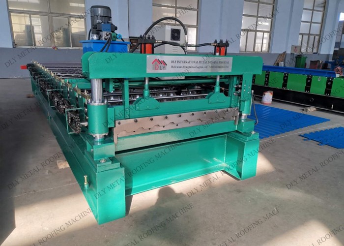 Hydraulic Cutting 1.25m Aluminium Corrugating Machine PLC Metal Roofing Roll Former