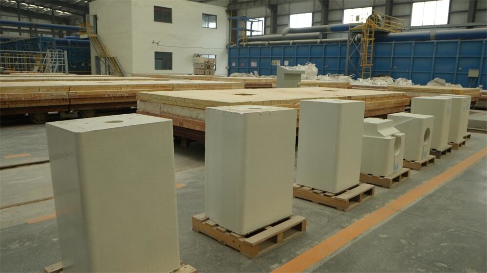 High Mechanical Strength Fused Zirconium Corundum Bricks Fused AZS Bricks Resintering For Glass Furnace