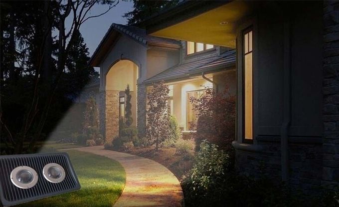 High Lumen 2500lm 12V / 24V IP65 30W LED Floodlight Warm White For Road / Parking Lot