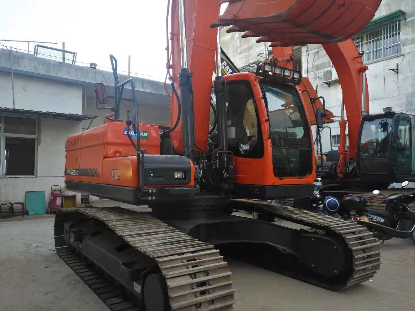 Large Excavation Force 25 Ton Doosan DX225LC Excavator