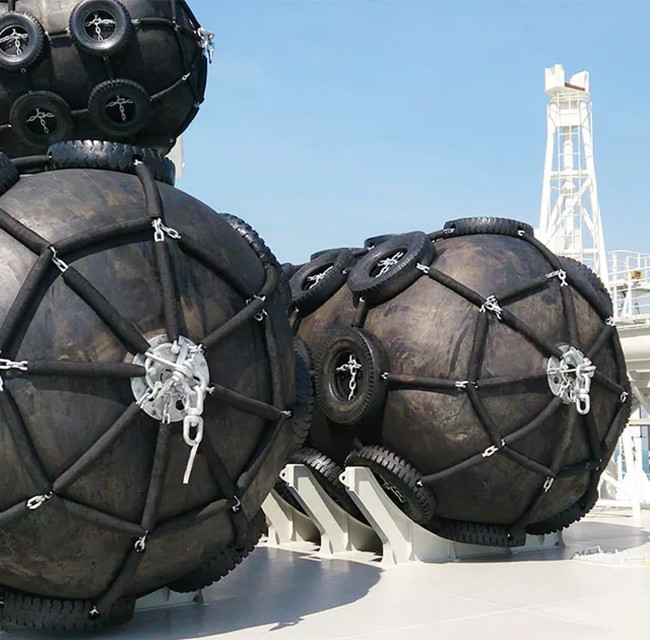 High Strength Pneumatic Rubber Fender In Marine And Offshore Industries