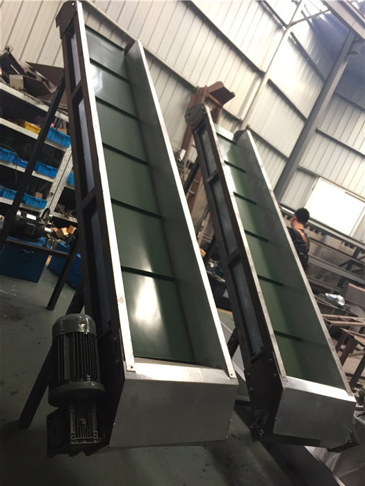 Professional Plastic Pelletizing Machine , Small Plastic Granulator With Auto Feeding System