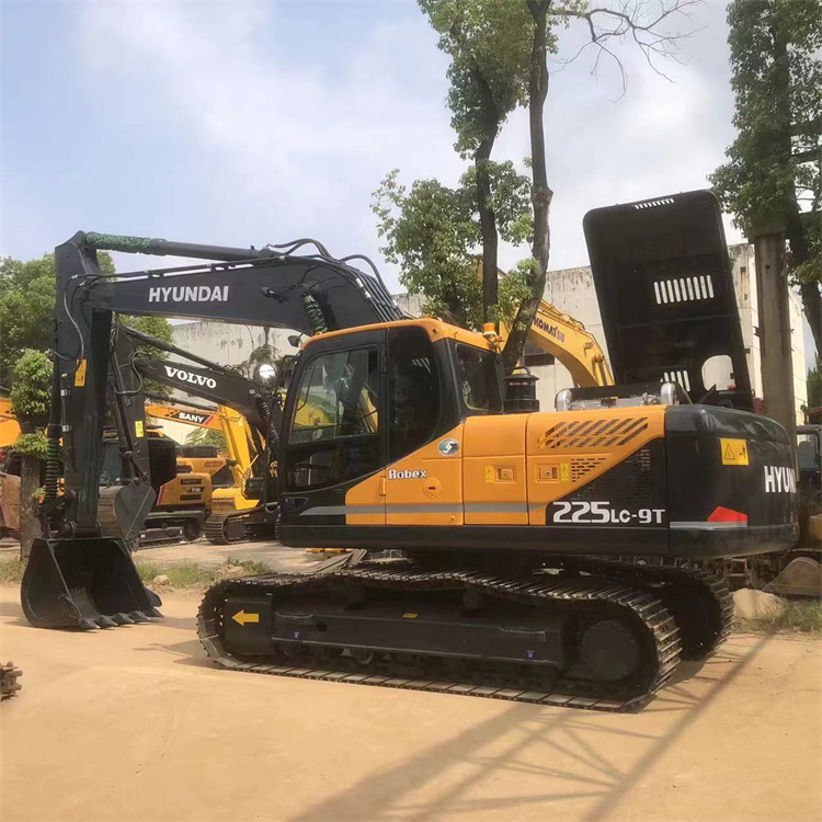 22000 KG Machine Weight Used Hyundai 225-9T Excavator in Good Health Guaranteed
