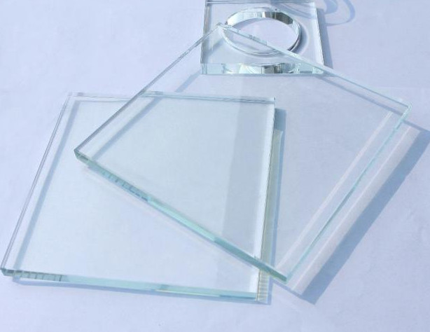 Ultra Clear Float Glass for Building Heat Resistance ≤0.3mm/m°C and Irregular Design