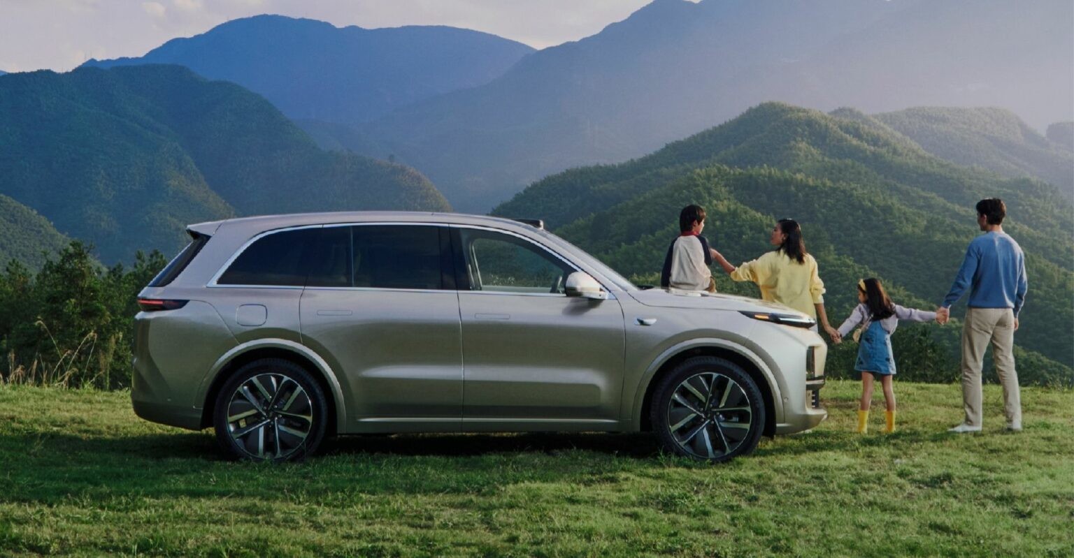 42.8kWh Battery 6 Seat Electric SUV