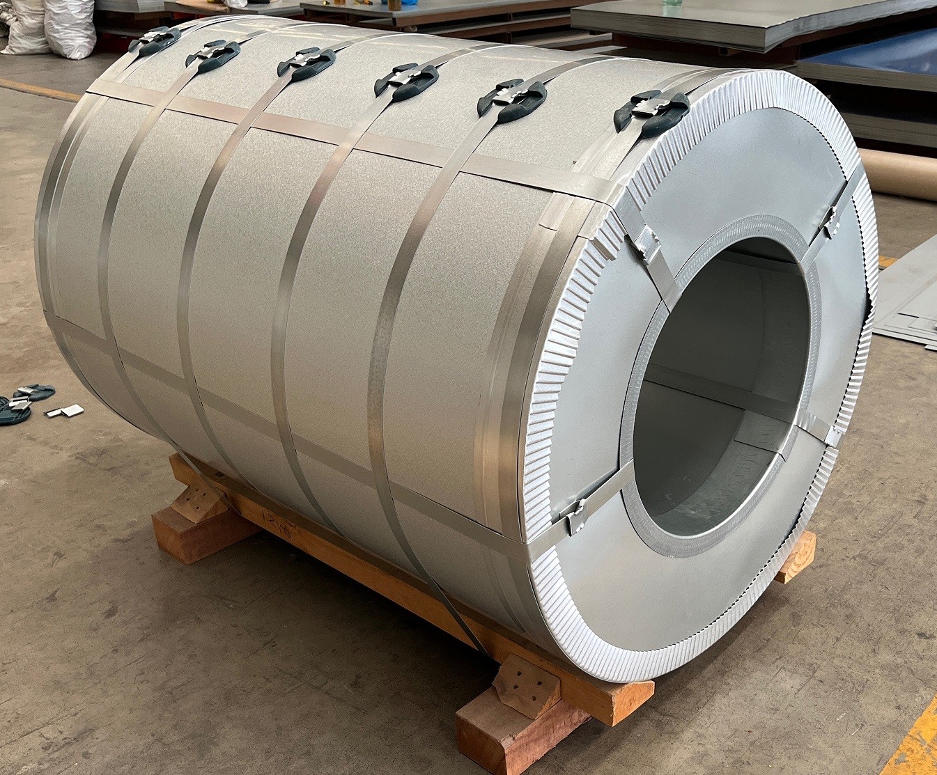 Matt Hot Dip Galvanized Steel Coils GI Z275 0.75mm 1250mm For Cladding Roofing Sheet