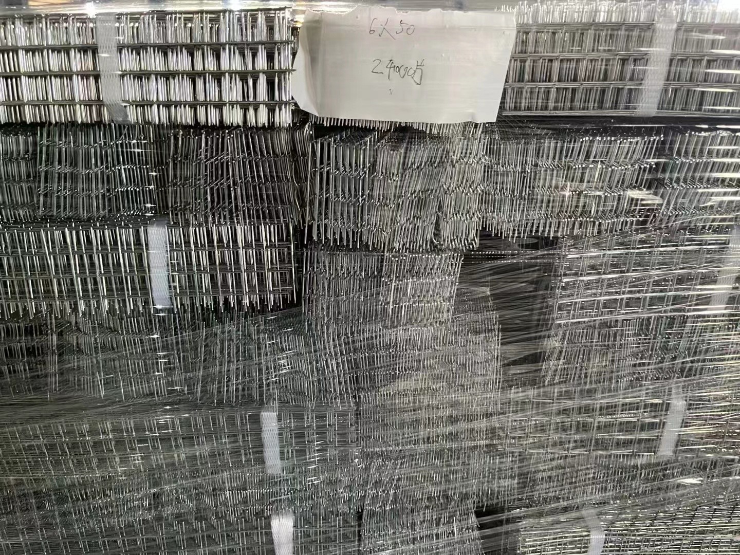 2x4 3x3 5x5 Square Hole Stainless Steel Welded Wire Mesh Panels For Rabbit Cage