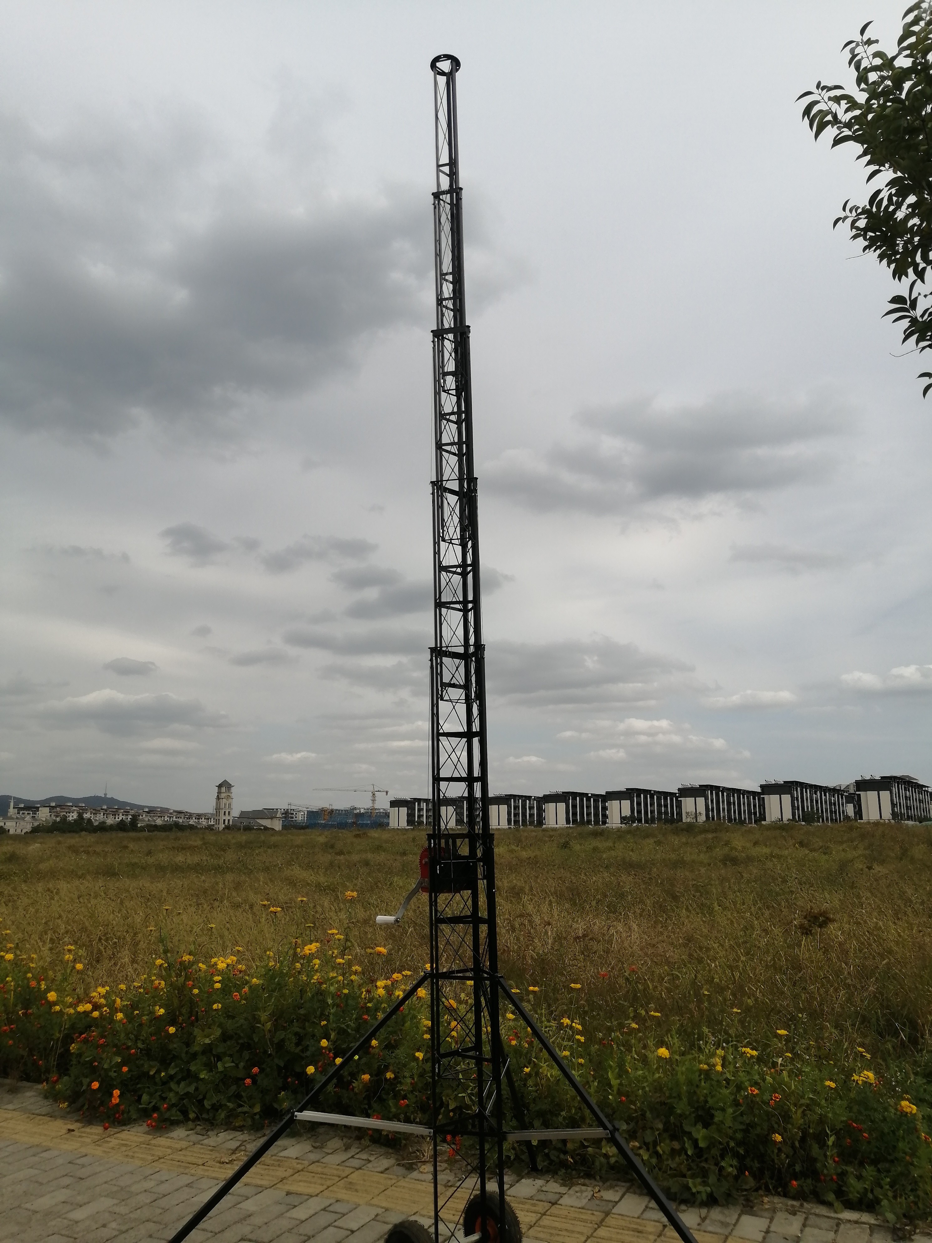 30M Truss Guyed Lattice Tower