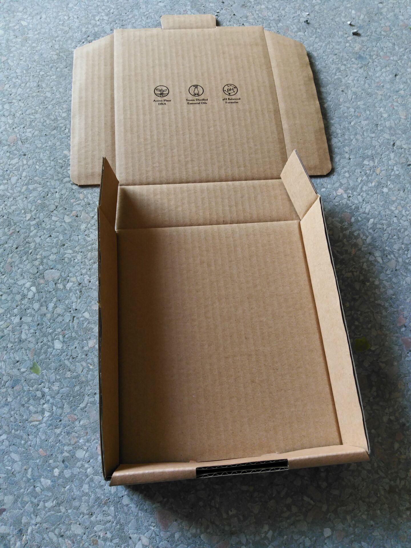Hot sale recyclable custom design corrugated paper packing box for cosmetics
