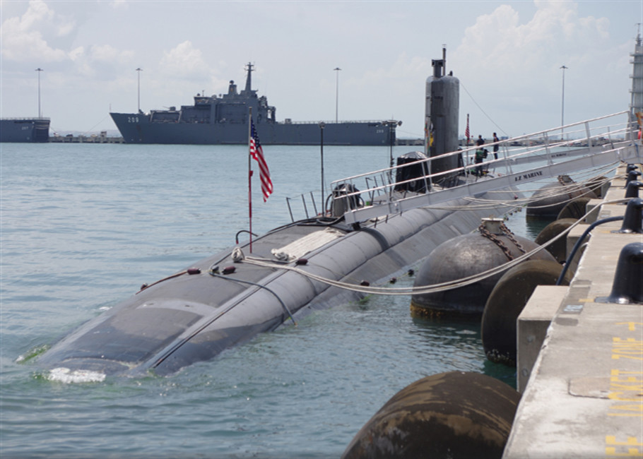 ISO Standard Submarine Fenders For Protect The Ship