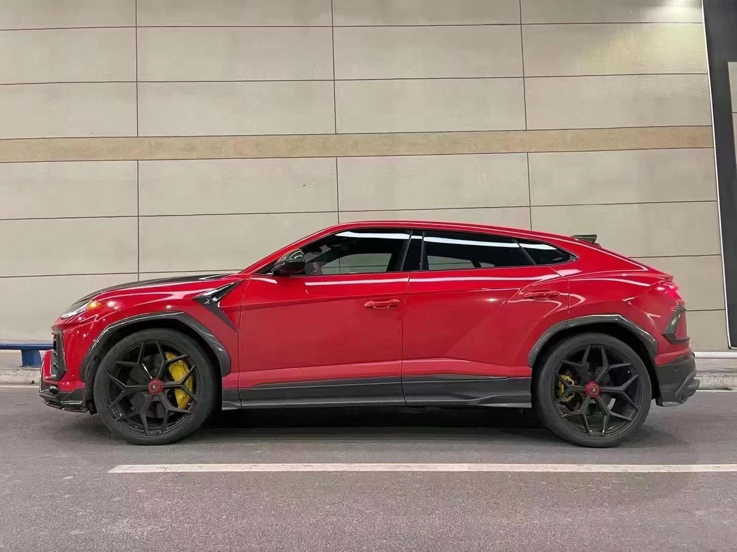 For Lamborghini URUS Carbon Fiber Body Kit Urus Upgrades Top-style Carbon Fiber Front Lip Diffuser Spoiler Hood Widebody Kit