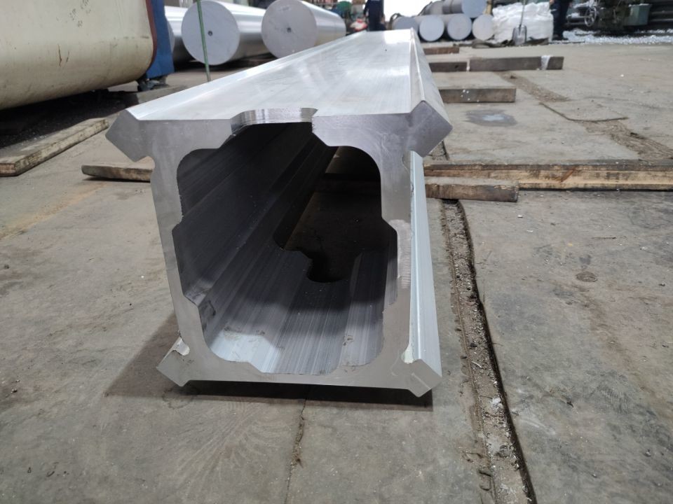 ROC L6 Feed Beam Profile ROC L6 Drill Rigs Use Aluminum Extruded Profiles
