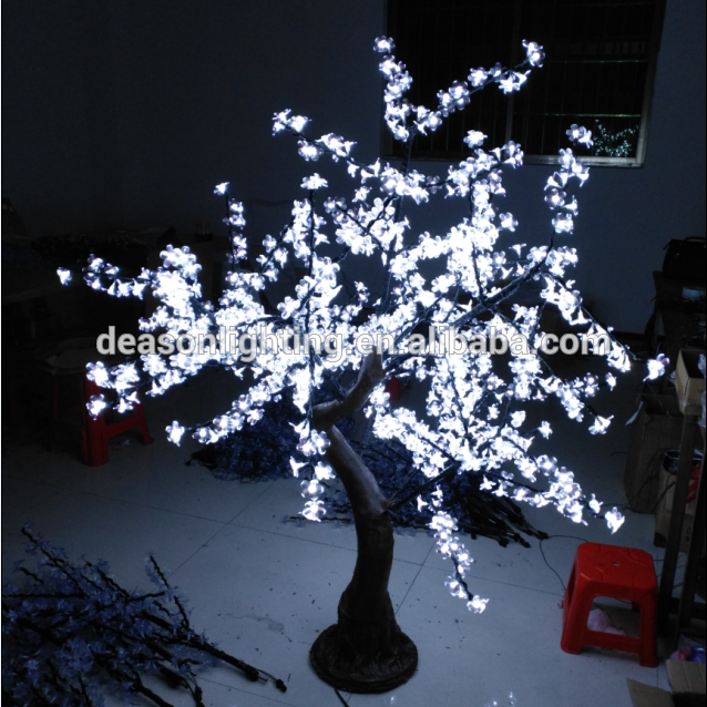 montaje de luz del arbol del led