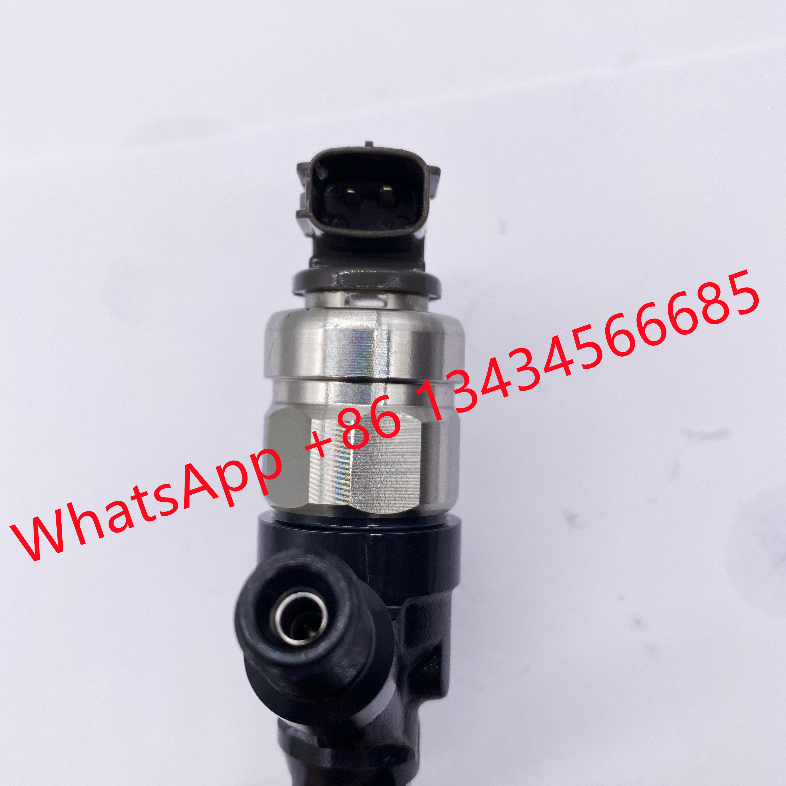 DENSO Common Rail Fuel Injector 095000-5520 for TOYOT 23670-0L010