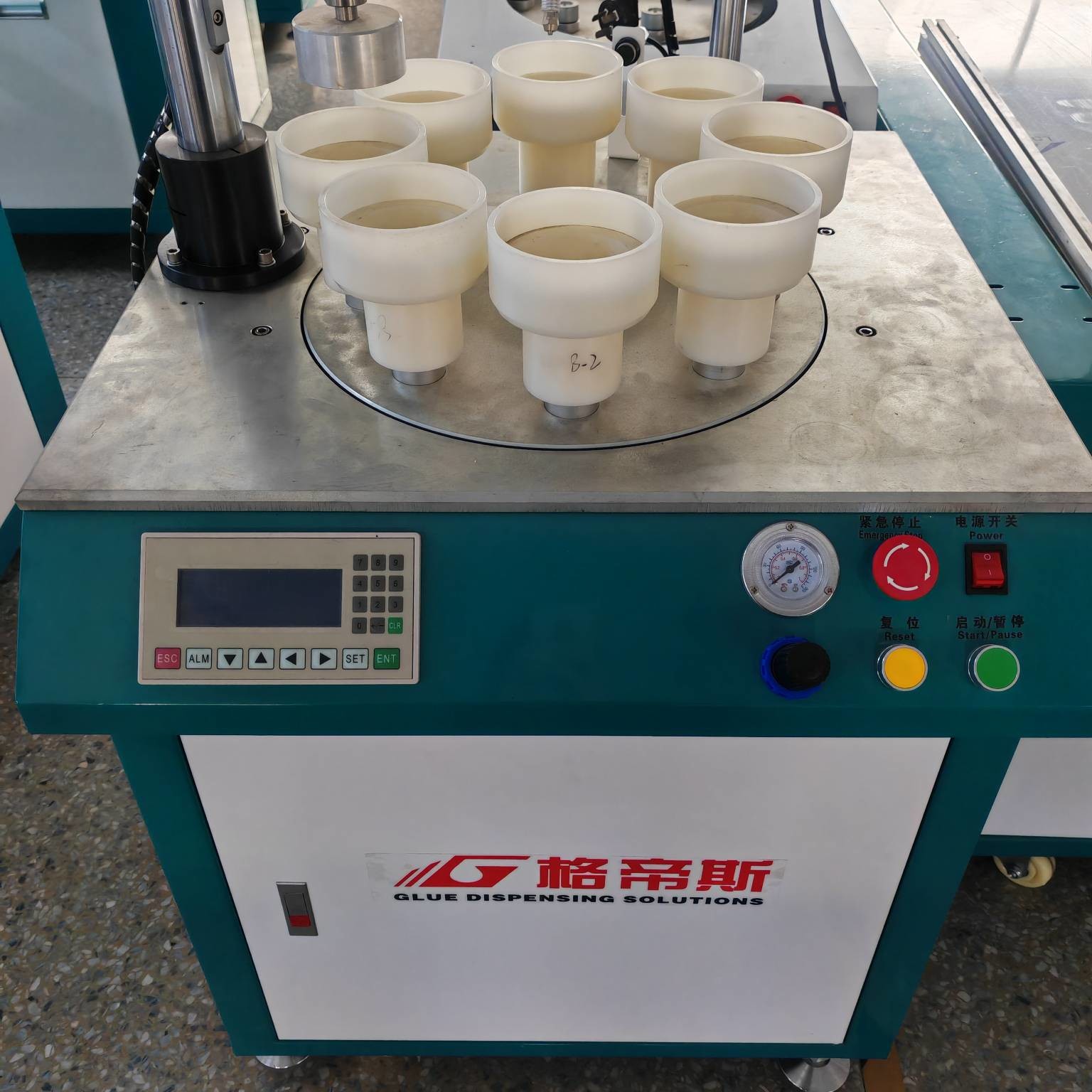 Automatic Glue Dispensing Machine 200W Automatic Glue Dispensers 1000pcs/h