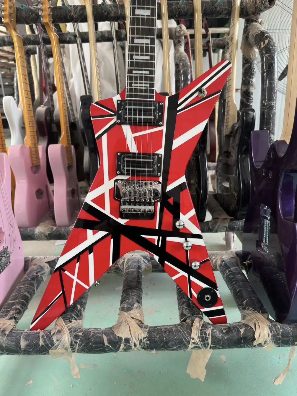 Custom Special Body Washburn Dimebag Darrell Red Black Stripes Electric Guitar High-end Electric Guitar