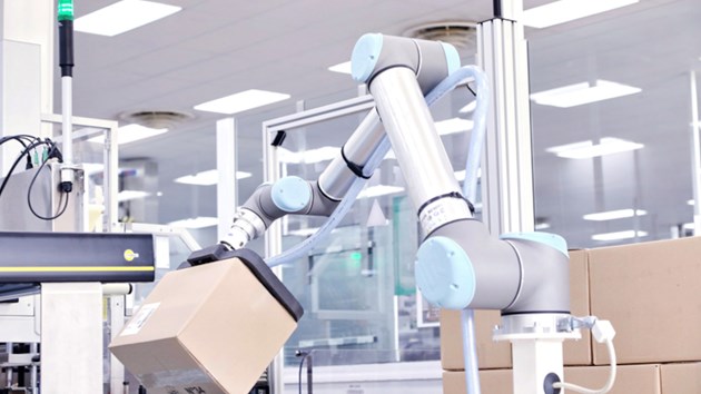 Collaborative Welding Robot Arm UR UR10 Cobot Robot With Two Finger Soft Gripper