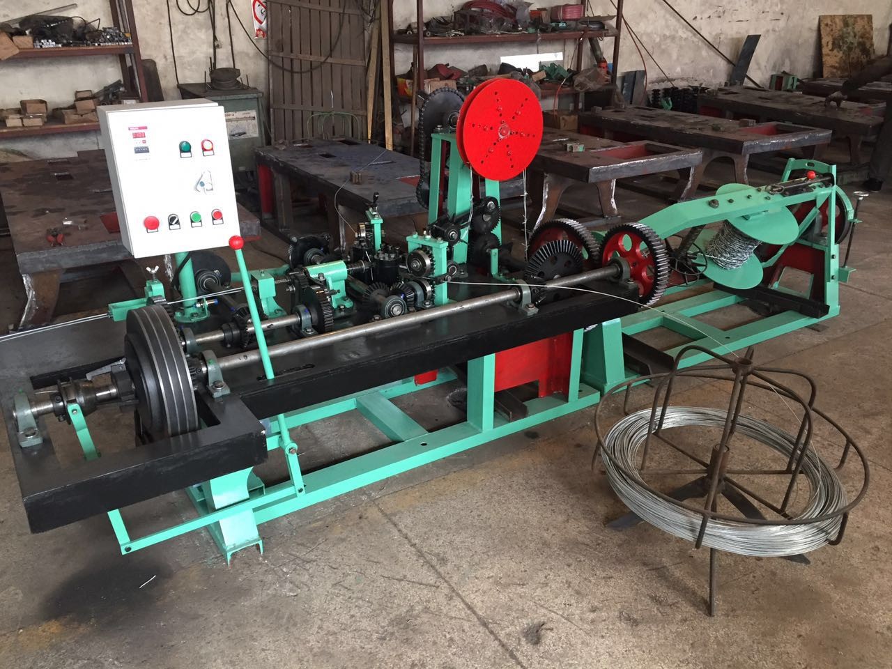 Professional Welded Mesh Machine Double Twisted Barbed Wire Making Machine