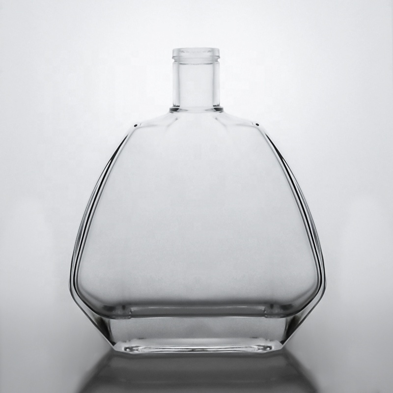 Custom Clear Flat 750ml Glass Bottle With Cork for Vodka Whiskey Gin Industrial Beverage
