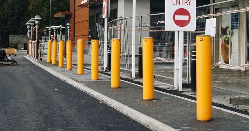 Safety Bollard Anti-collision Post Bollard Traffic Guardrails