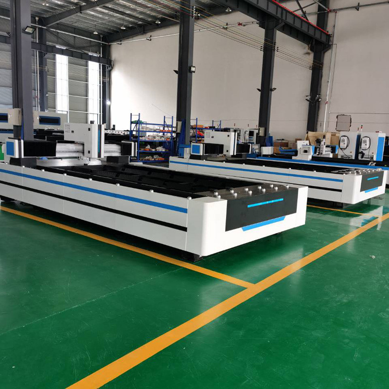 Raycus 1KW 2KW CNC Fiber Laser Cutting Machine High Accuracy