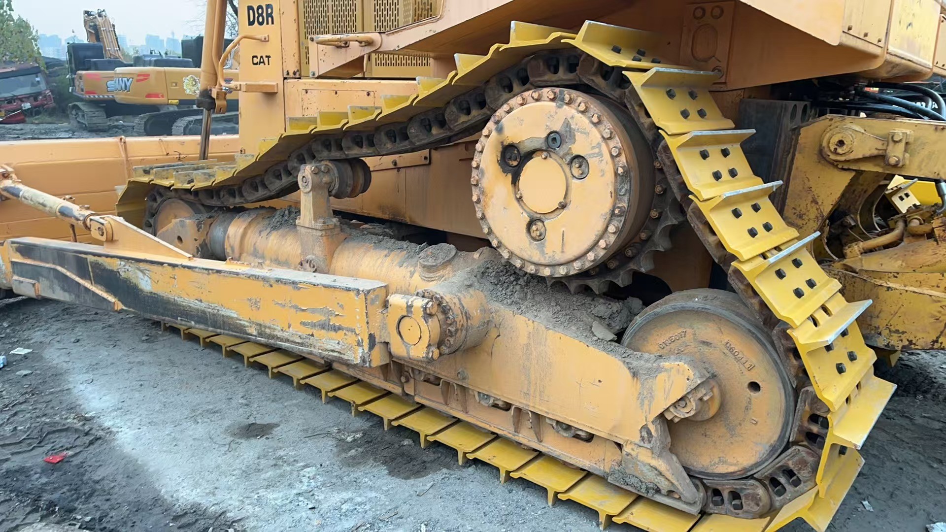37771kg Original Brand Used Caterpillar Cat D8r 8.7 M3 Capacity Bulldozer For Project