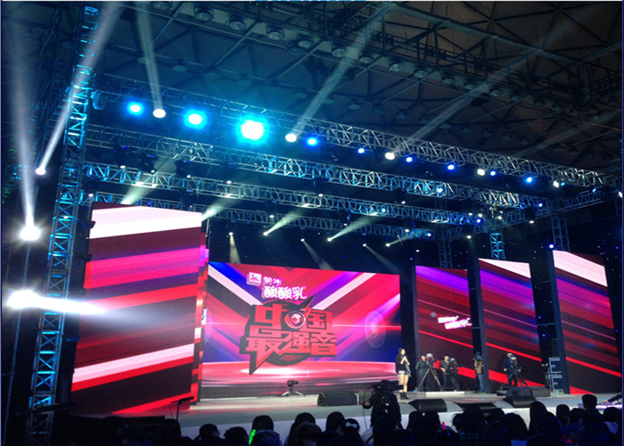 SMD2121 P3.91 AVOE LED Screen Moveable Rental LED Display Novastar Cards