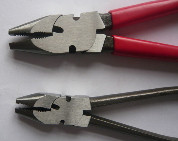 Multifunction fencing plier with cutter with red or black hand color QL1204