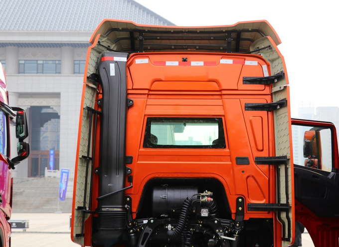 Sand Truck Head Shacman H6000 Tractor 4*2 Weichai 12 Cylinders 430hp Manual Transmission