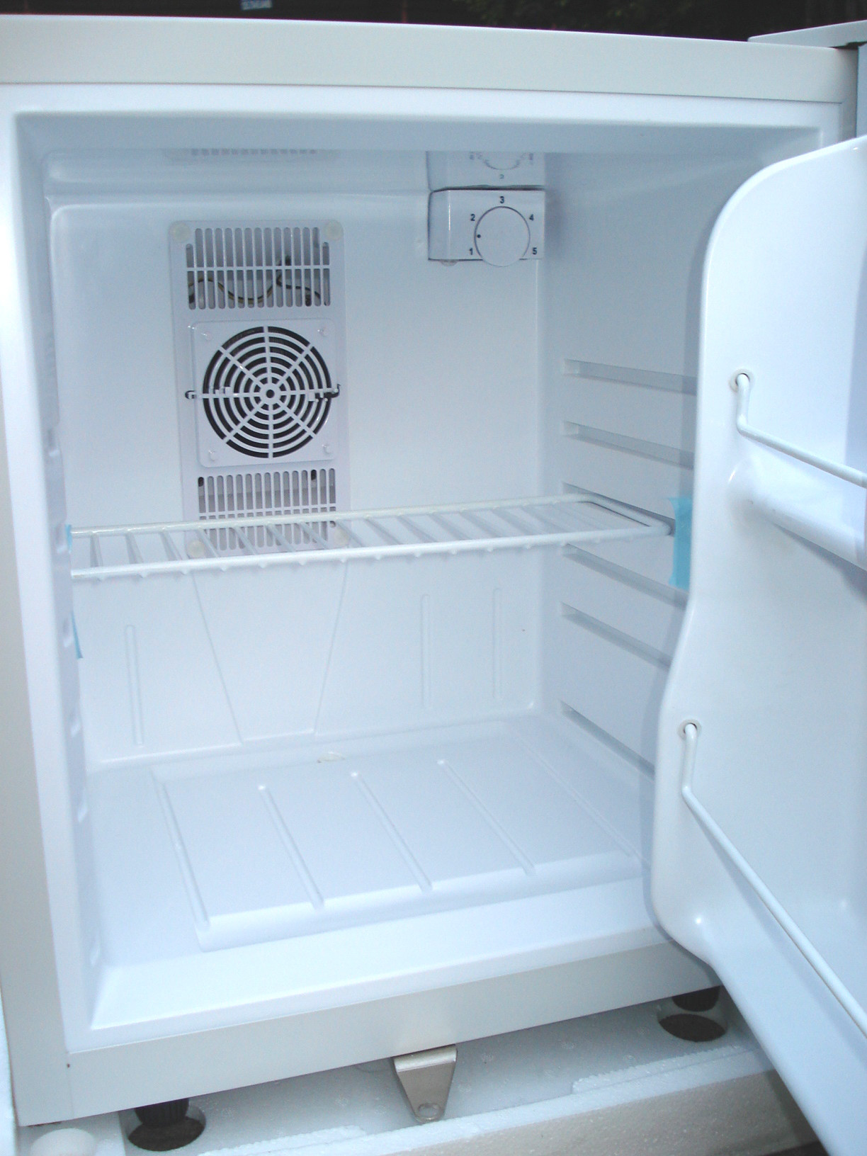 42L Semi - Conductor Hotel Mini Bars Display Fridge With Low Noise