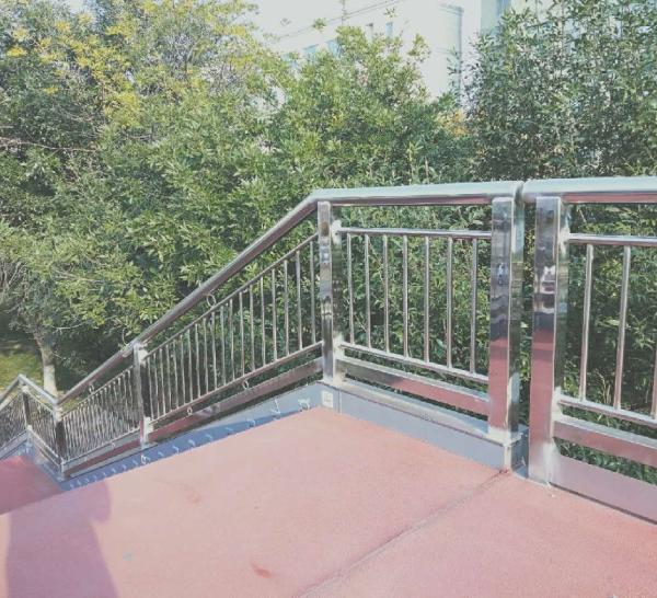 Dipped Bridge Tubular Aluminum Railings Customized Stainless Steel Tubular