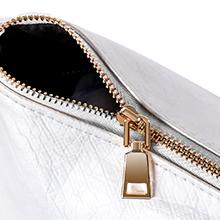 metal zipper detail