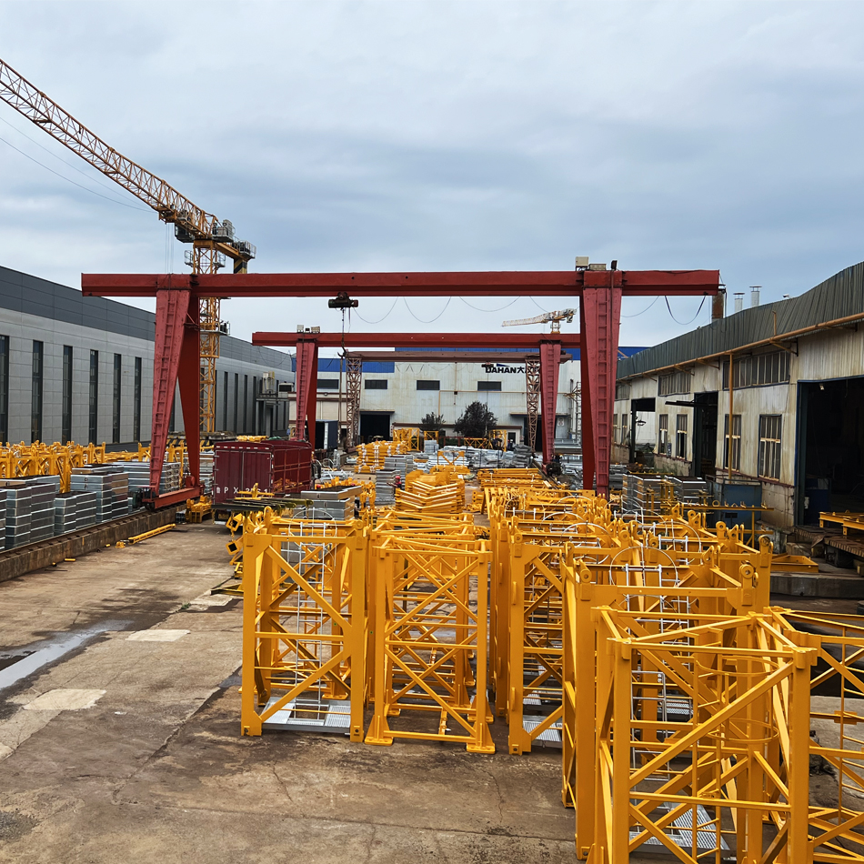 Zoomlion Tower Crane With 60M Boom 6 Tons Capacity In Vietnam 220m Span