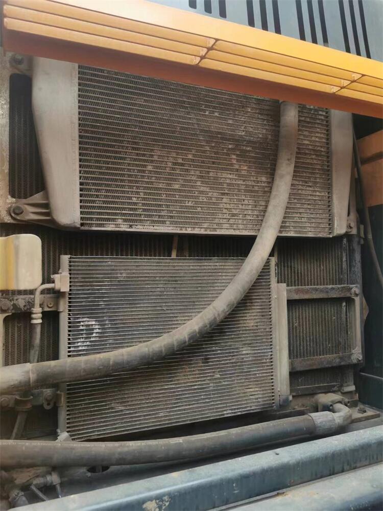 Get a Great Deal on Used Hyundai R305-9T R305 Excavator with Cummins Engine in Shanghai