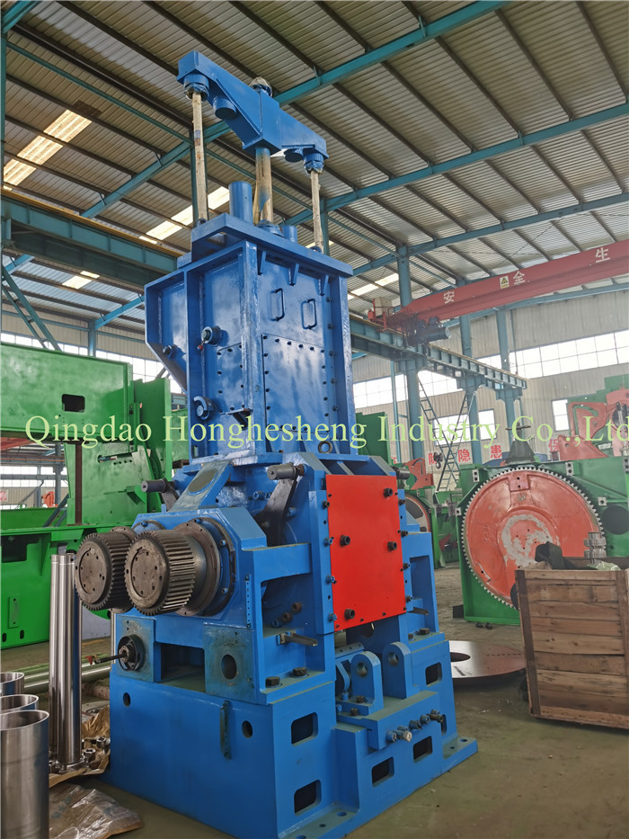 Devulcanizing Reclaimed Rubber Kneading Machine 140 Degree Tilting Angle