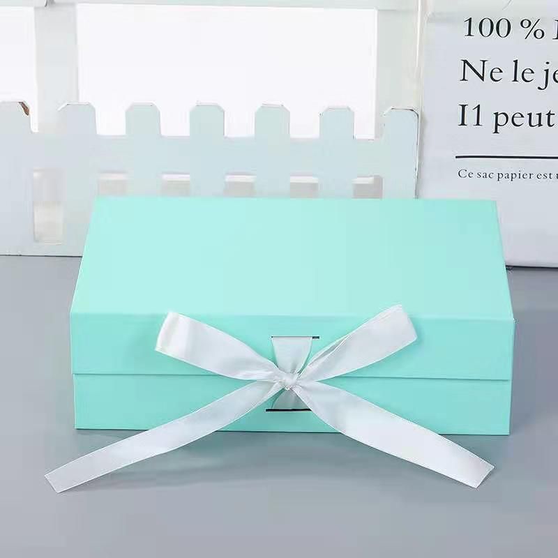 Elegant Packaging Boxes 100% Recycled Paper Ribbon Tie Magnetic Gift Boxes with Matte Finish for Promotions