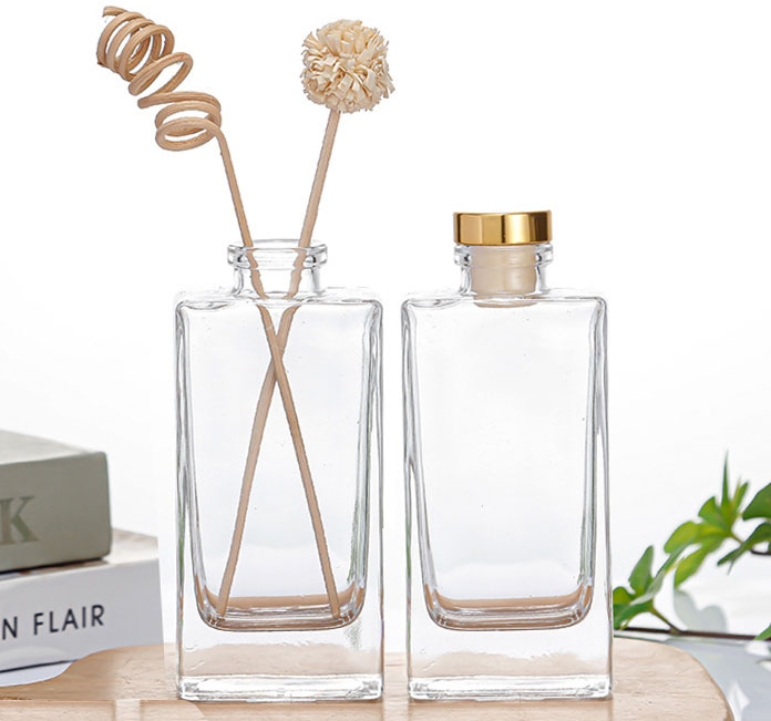Industrial Beverage 50ml Flat Square Glass Diffuser Bottle with Rattan Dried Flower
