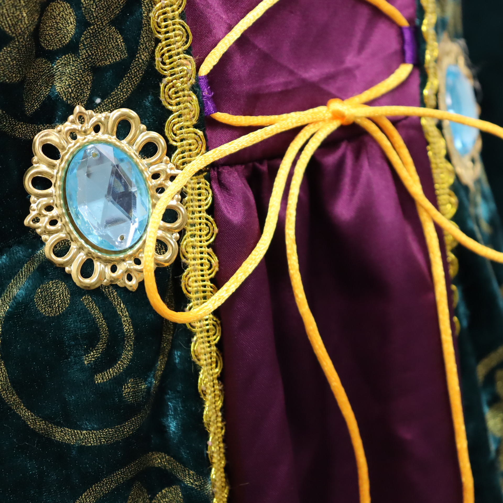 Gender-Neutral Cosplay Costume for Witch Carnival Party Halloween Performance Attire