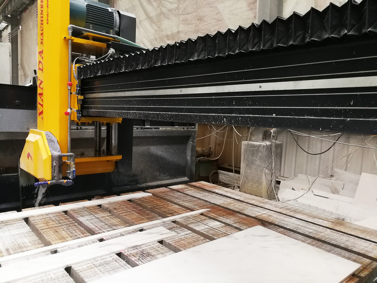 High Speed Infrared Bridge Cutting Machine For Processing Large Granite And Marble