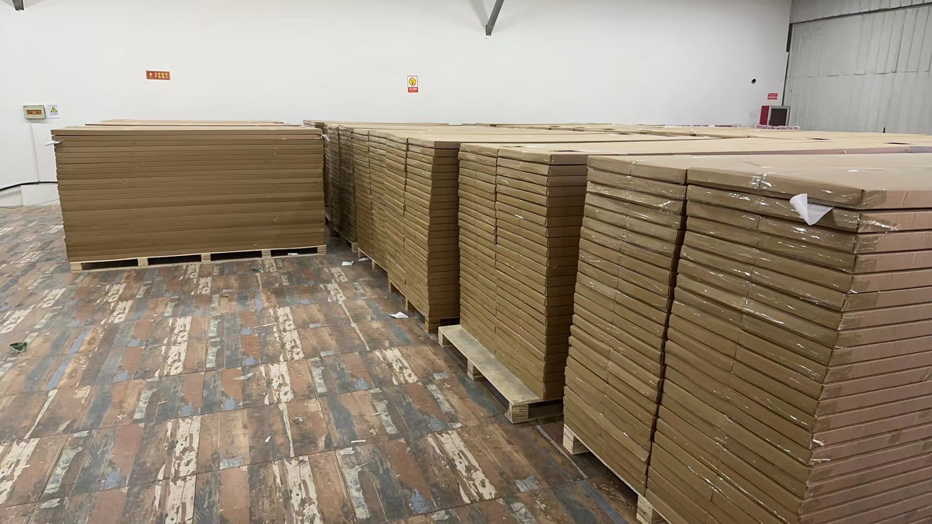 Customized Solid Wood MDF Acoustic Panels With Modern Wooden Slat Design Soundproof With Veneer Finish Hotels Studios Gyms Halls