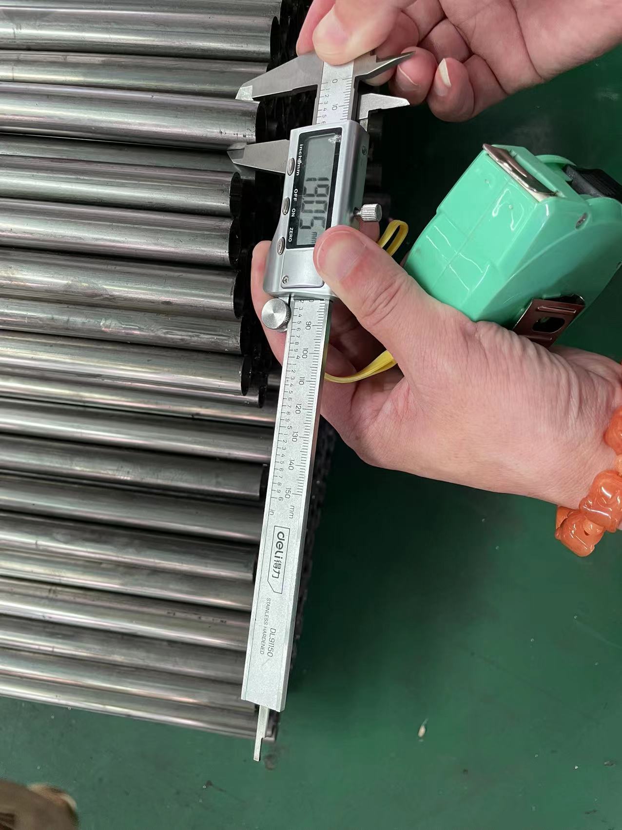 ASTM 304/316/316L Stainless Steel Seamless Pipes And Tubes 0