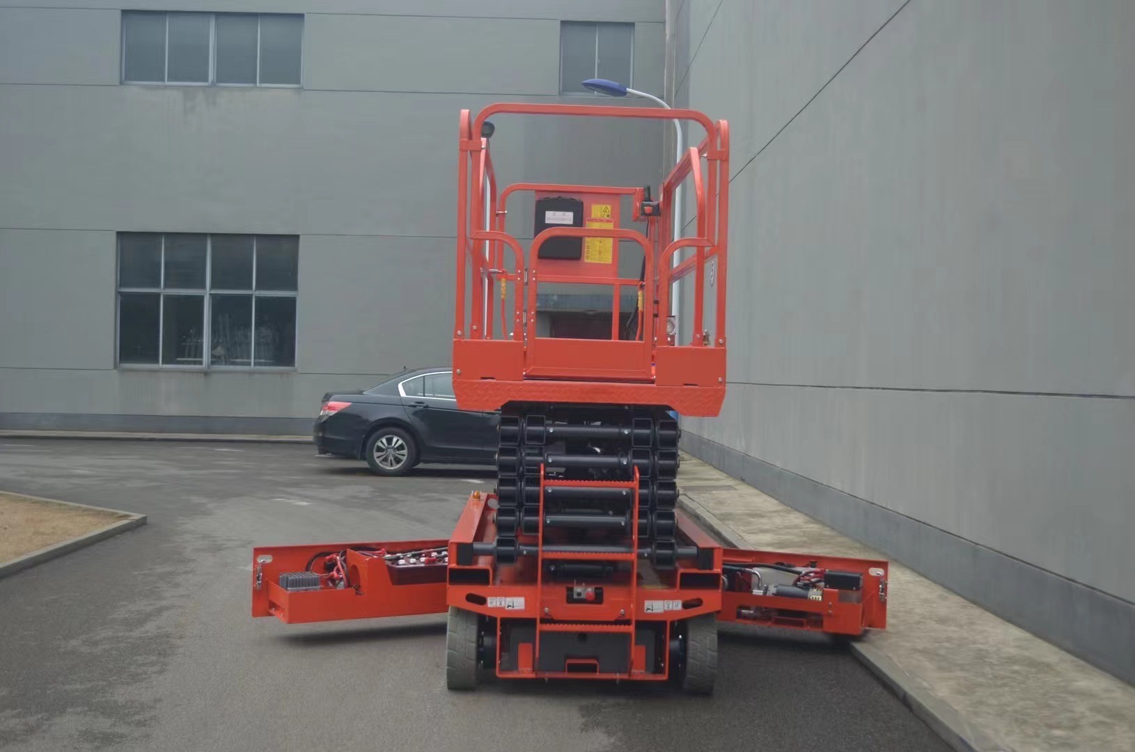 JAC Modern Scissor Aerial Platform Lift Work Vehicle 10m 320kg