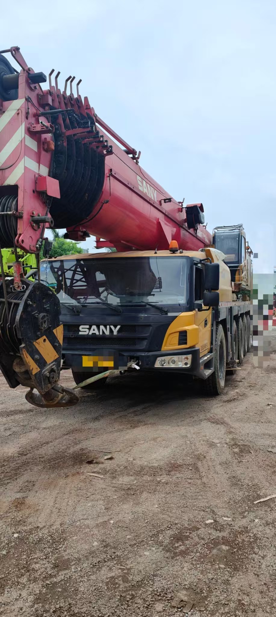 SA NY 130 Tons Mobile Crane Folding Design 7 Boom Section 4 Axles