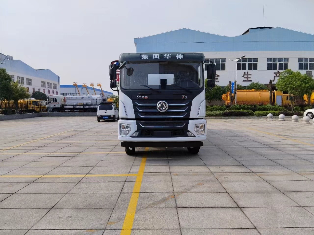 290hp/371hp/380hp/420hp Diesel Fuel Water Tank Truck SHACMAN 20000L 6000 Gallon Water Truck