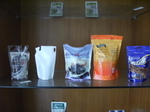Stand Up Pouch Sealing Machine , Sugar Packing Making Machine 12 Months Warranty