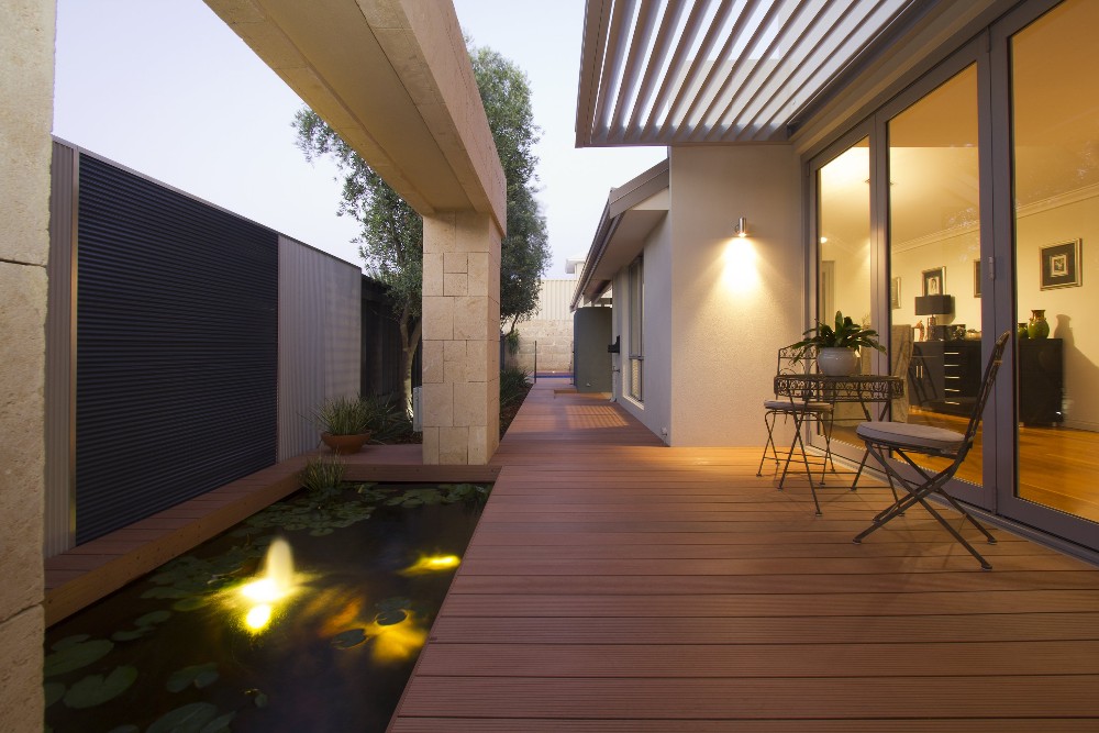 Splinter Free Wood Plastic Composite Flooring 140 X 25MM Anti Insects WPC Hollow Decking