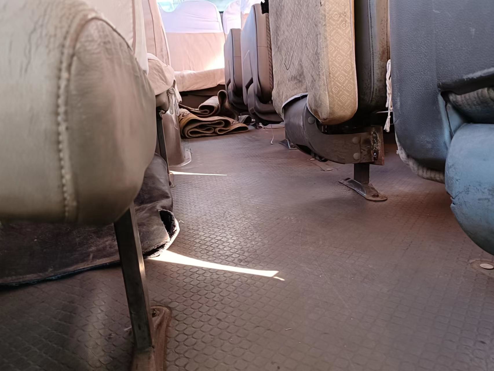 30 Seater Toyota Coaster Bus Japanese Mini Bus Open The Door Outside