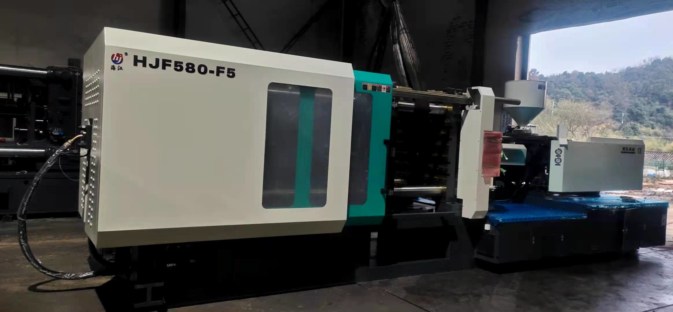Screw Type Plastic Injection Molding Machine with High Energy Saving and Variable Clamping Stroke
