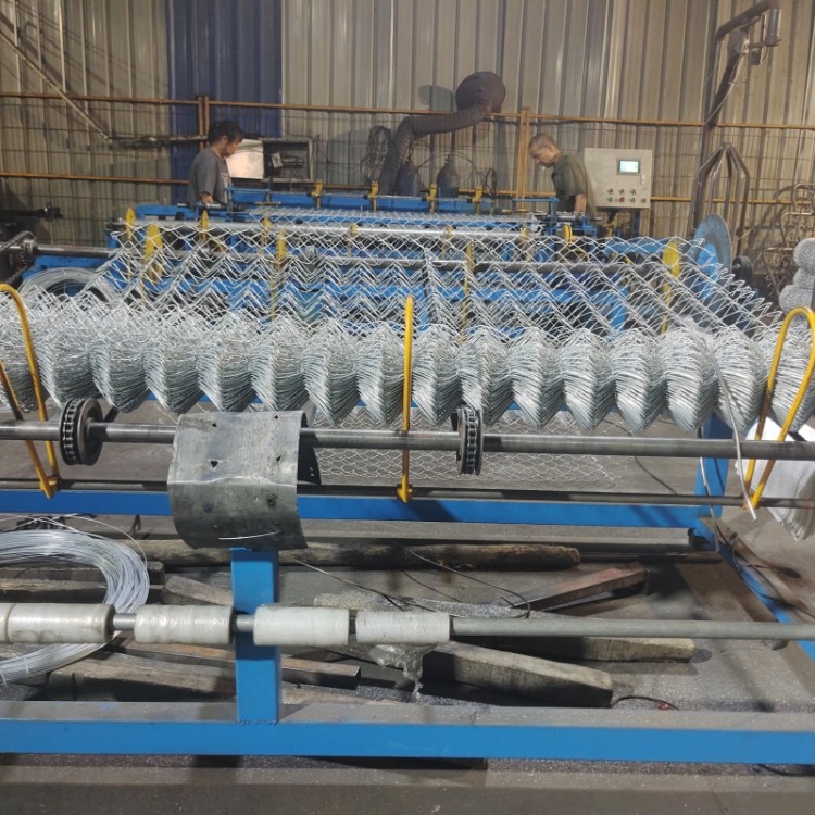 3mm wire diamond wire fencing cyclone wire 50x50mm 60x60mm mesh size chain link mesh fence