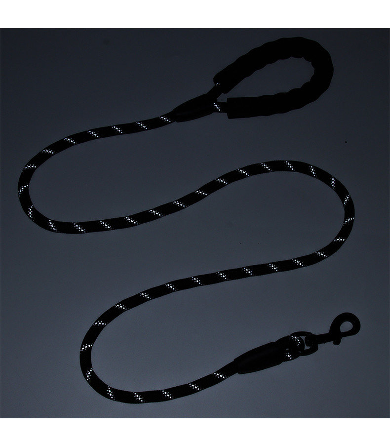 Pet Reflective Nylon Leash Explosion-Proof Flush Dog 1.5M Round Rope Foam Handle